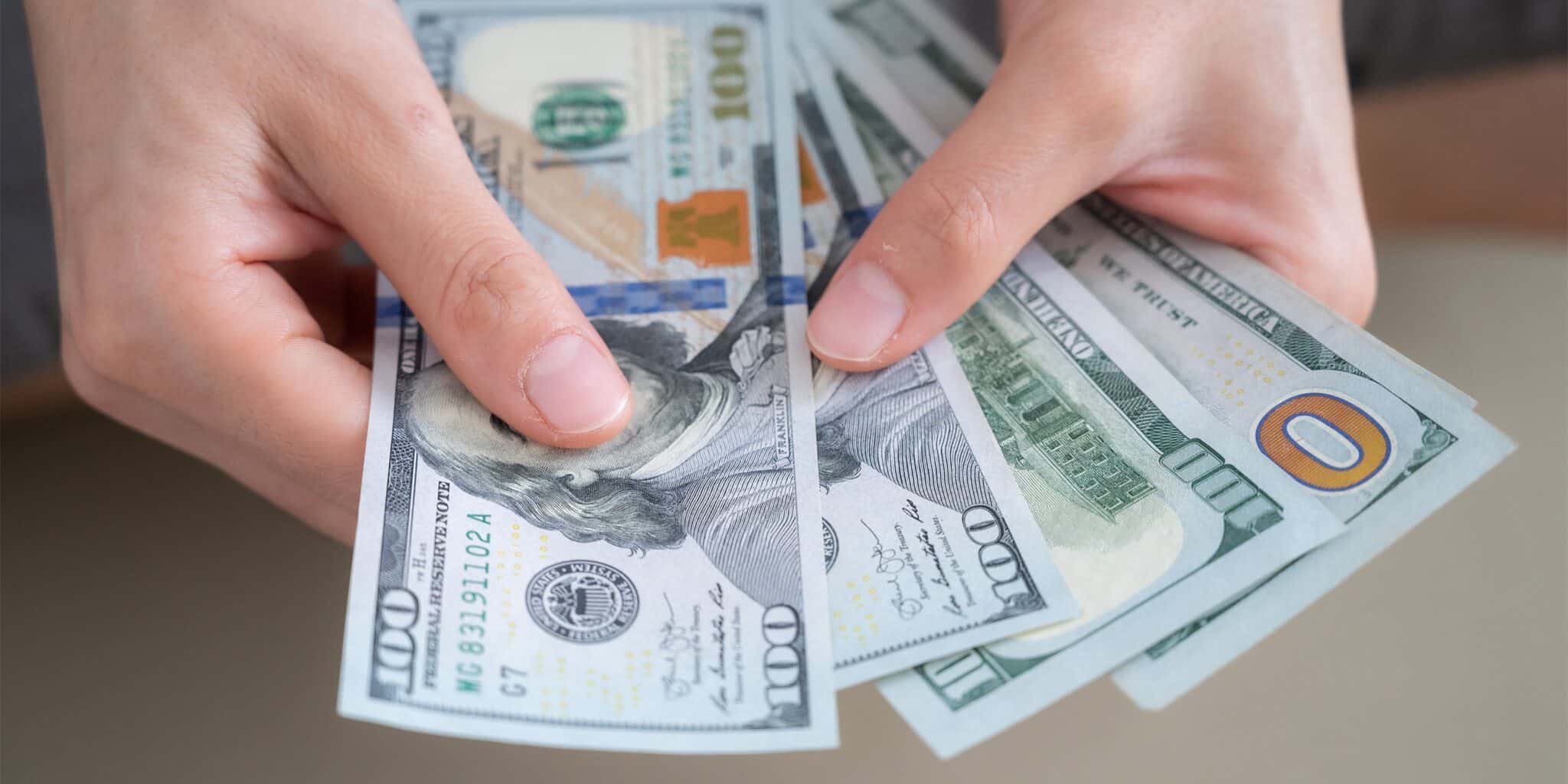 Counting Cash 1600x900 Counting Cash 1600x900