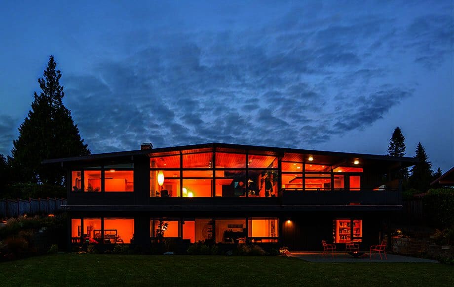 'The Golden House' An Eye to The Future, a Nod to The Past