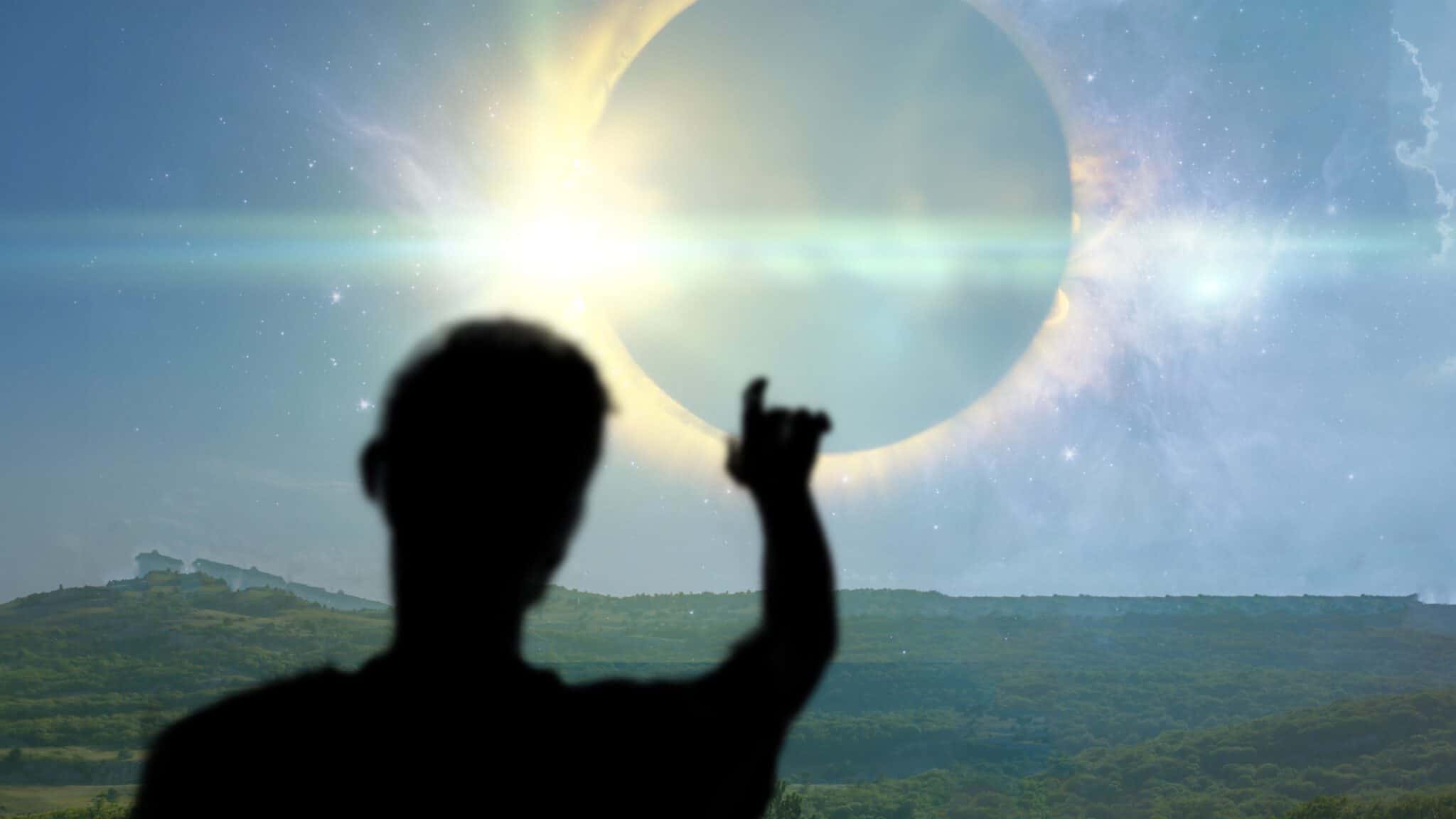 Total Solar Eclipse 16x9 Watching a solar eclipse