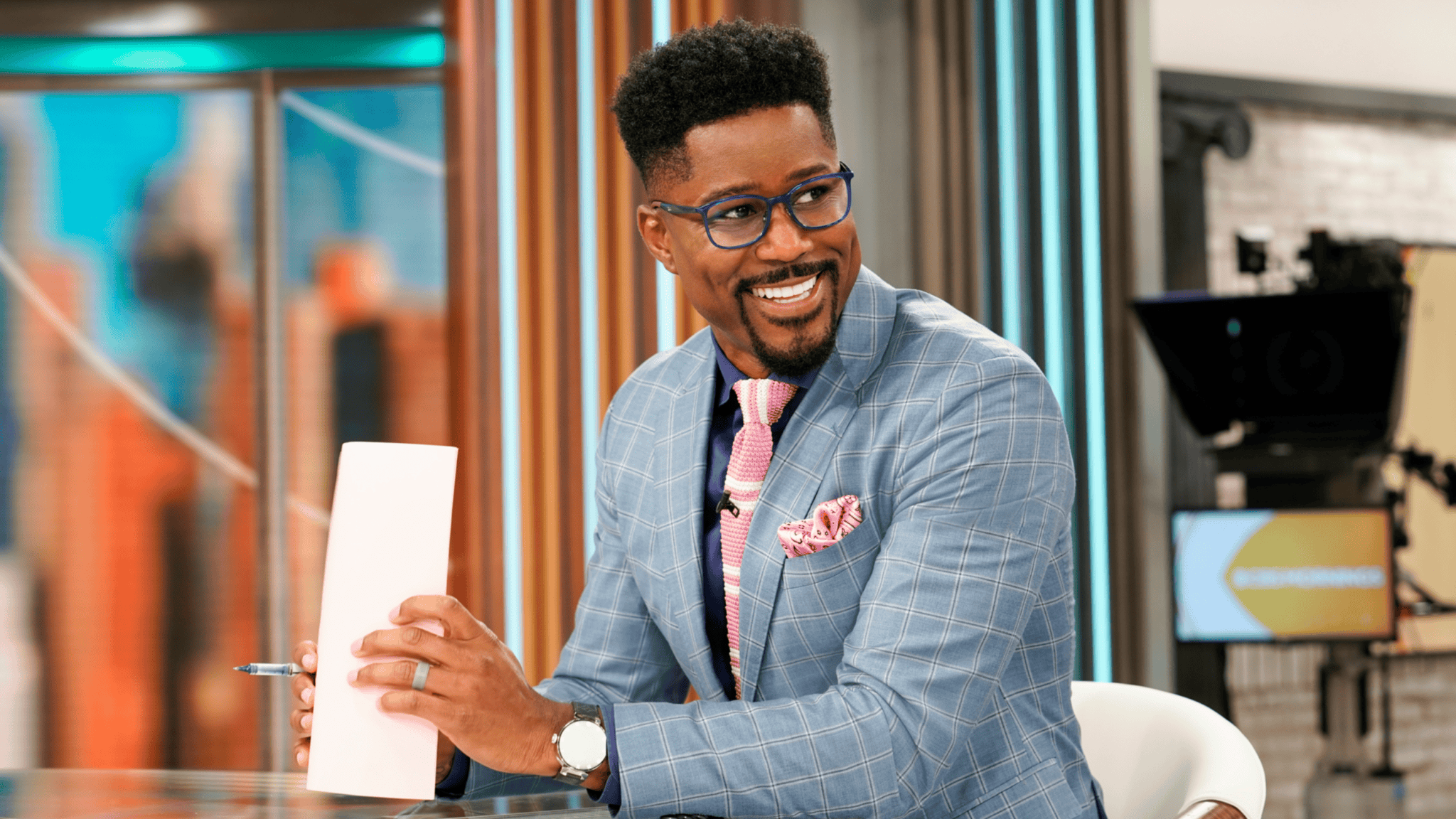 Nate Burleson at CBS Nate Burleson has gone from pro football to co-hosting CBS Mornings.
